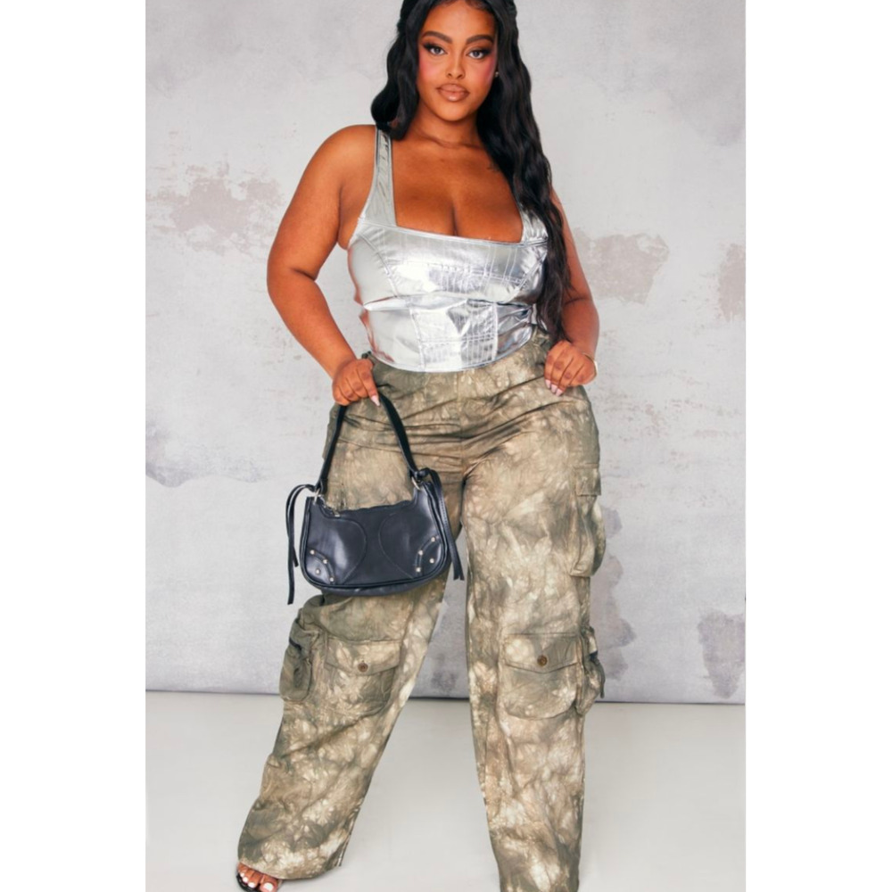 PrettyLittleThing Plus Khaki Camo Pocket Detail Cargo Trouser Khaki NWT Size 20